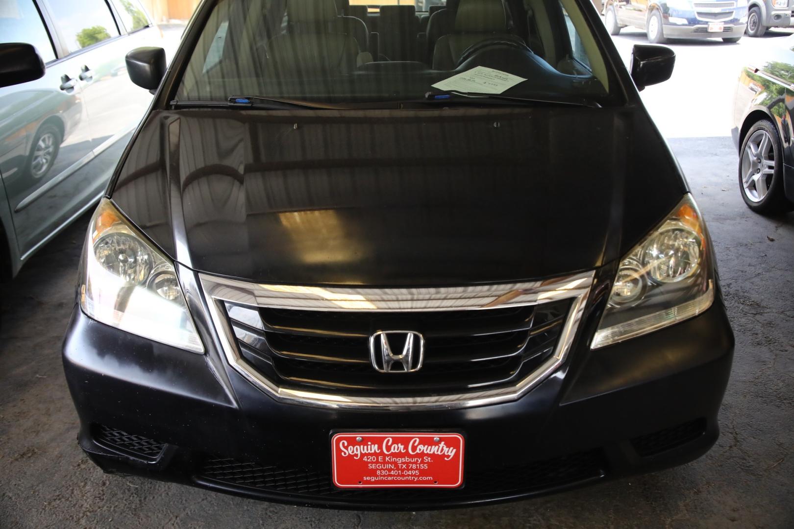 2009 BLACK HONDA ODYSSEY EX-L w/ DVD (5FNRL387X9B) with an 3.5L V6 SOHC 24V engine, 5-SPEED AUTOMATIC transmission, located at 420 E. Kingsbury St., Seguin, TX, 78155, (830) 401-0495, 29.581060, -97.961647 - Photo#1